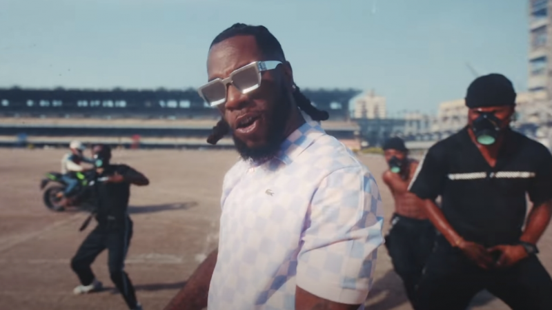 Burna Boy presenta su nuevo single "Kilometre"