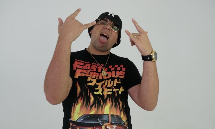 Vins demuestra un corazón de “Oro” en su nuevo single