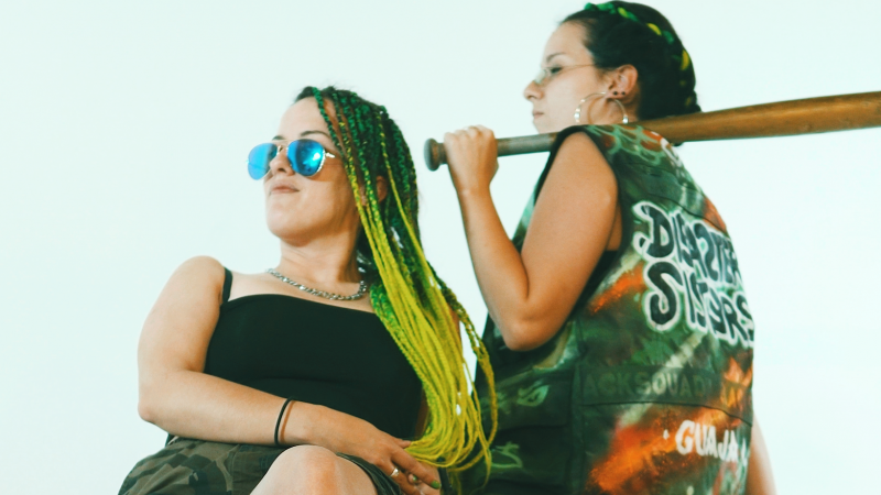 Disaster Sisters publican su primer visual "No Bitch"