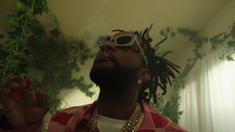 Wiz Khalifa y Juicy J publican el visual de 'Why Do I Stay High' junto a Elle Varner